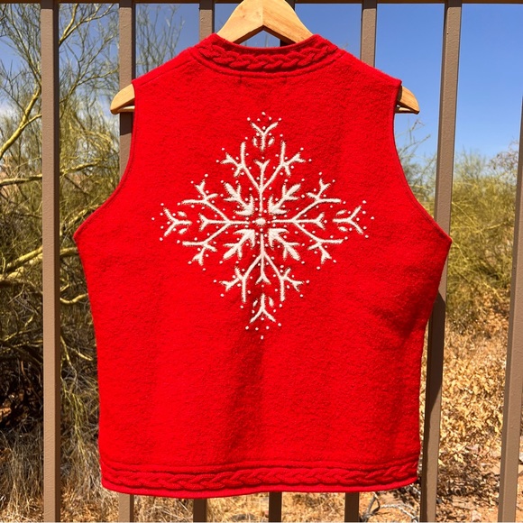 Coldwater Creek NWT Women’s Snowflake Zipper Sweater Vest M Red/White 💯% Wool - Picture 6 of 13